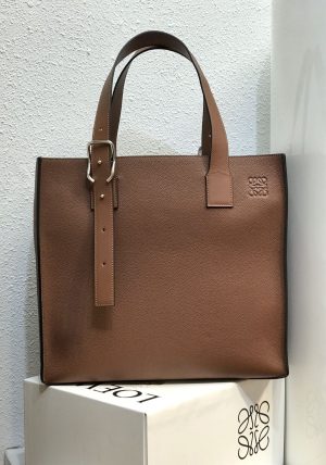 ロエベ Loewe バックルジッパー トート36*33*17cm