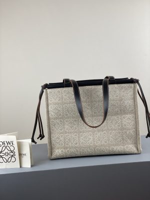 ロエベ Loewe Cushionトートバッグ 32*23*19cm