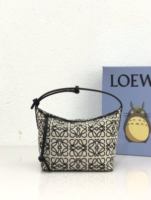 ロエベ Loewe キュービィバッグ 17*20.5*12.5cm