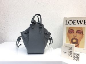 ロエベ Loewe ハンモックバッグ 11*19*19cm