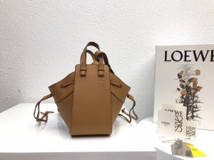 ロエベ Loewe ハンモックバッグ 11*19*19cm