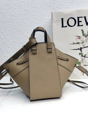 ロエベ Loewe ハンモックバッグ 11*19*19cm