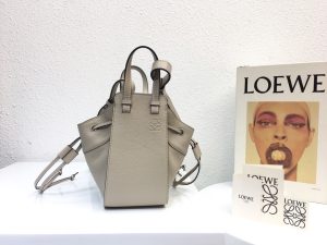 ロエベ Loewe ハンモックバッグ 11*19*19cm