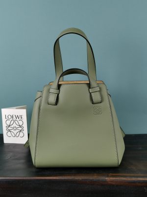 ロエベ Loewe ハンモックナゲット 20*20*17cm