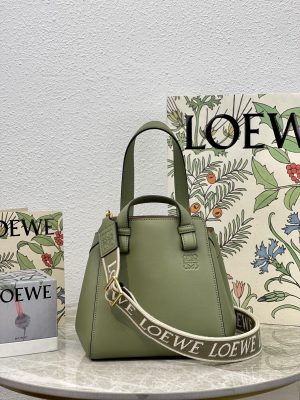 ロエベ Loewe ハンモックナゲット 20*20*17cm