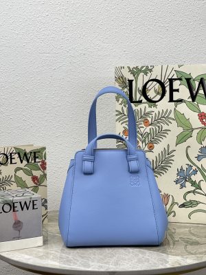 ロエベ Loewe ハンモックナゲット 20*20*17cm
