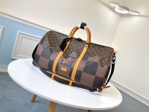 ルイヴィトン LouisVuitton M40360 NIGOコラボ キーポルバンドリエール 50