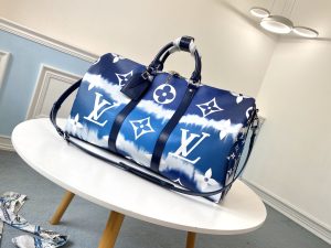 ルイヴィトン LouisVuitton M45121 キーポル・バンドリエール 50