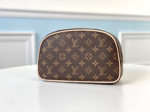 ルイヴィトン LouisVuitton M47527 トゥルース・トワレ 25 化粧ポーチ