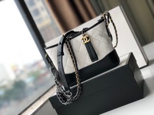 CHANELシャネル ガブリエル ドゥ シャネル スモール ホーボー バッグ A91810 15×20×8cm
