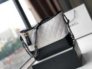 CHANELシャネル ガブリエル ドゥ シャネル  ホーボー バッグ 21×28×9cm