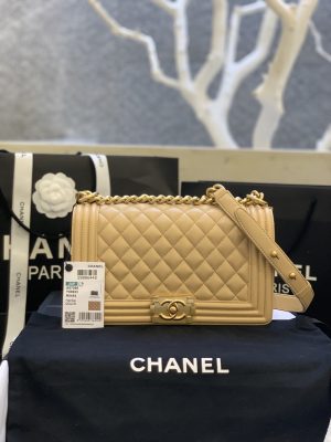 CHANELシャネル ボーイシャネル(BOY-CHANEL)  A67086 15×25×9cm