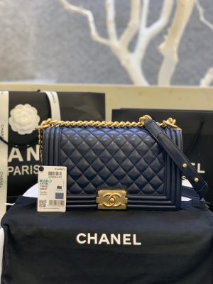 CHANELシャネル ボーイシャネル(BOY-CHANEL)  A67086 15×25×9cm
