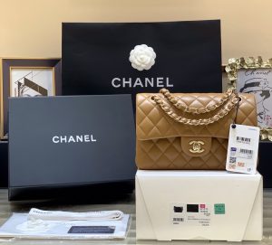 CHANELシャネル クラシック スモール ハンドバッグ A01113 14.5 × 23 × 6 cm