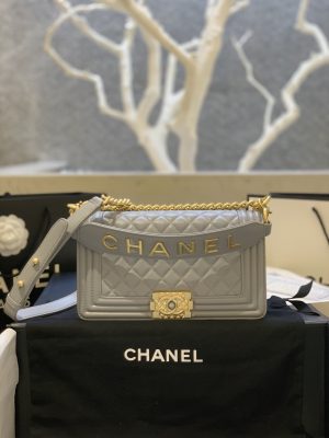 CHANELシャネル ボーイシャネル(BOY-CHANEL)  A67086 15×25×9cm