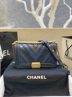 CHANELシャネル ボーイシャネル(BOY-CHANEL)  A67086 15×25×9cm