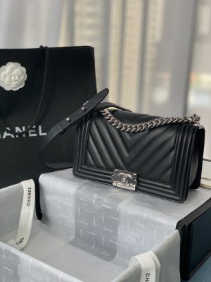 CHANELシャネル ボーイシャネル(BOY-CHANEL)  A67086 15×25×9cm