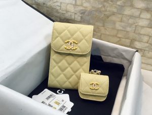CHANELシャネル   スマートフォン ＆ AIRPODS PRO ケース  AP2033   17.5×10×2cm
