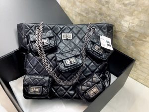 CHANELシャネル トートバッグ 2698  33×9×30cm