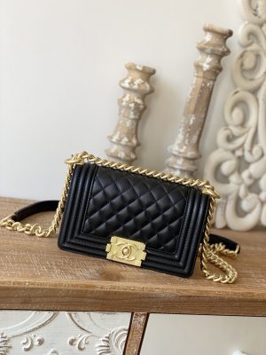 CHANELシャネル スモール ハンドバッグA67085 12 × 20.5 × 8.5 cm