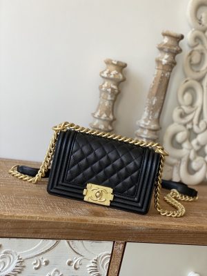 CHANELシャネル スモール ハンドバッグA67085 12 × 20.5 × 8.5 cm