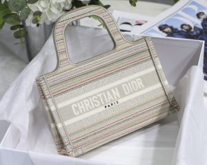 Dior ディオール BOOK TOTE ミニバッグ 22.5 x 15 x 6 cm