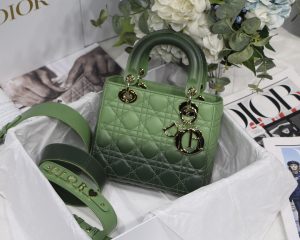 Dior ディオール LADY DIOR バッグ 20*16.5*8cm