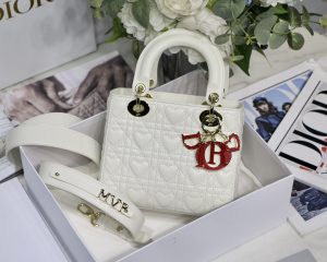 Dior ディオール LADY DIOR バッグ  20*16.5*8cm