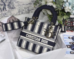 Dior ディオール LADY D-LITE ミディアムバッグ 24*20*11cm
