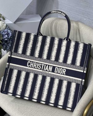 Dior ディオール BOOK TOTE バッグ 42 x 35 x 18.5 cm