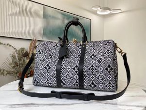 ルイヴィトン LouisVuitton M57304 キーポル・バンドリエール 45