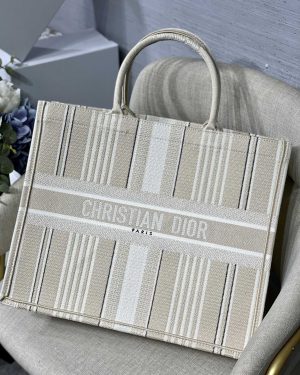 Dior ディオール BOOK TOTE バッグ 42 x 35 x 18.5 cm