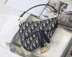 Dior ディオール SADDLE バッグ 19.5 x 18 x 5cm