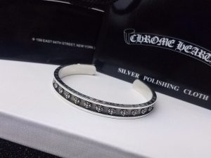 クロムハーツ CHROME HEARTS
