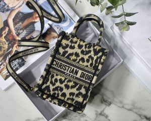 Dior ディオール