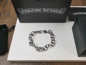 クロムハーツ CHROME HEARTS