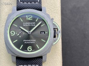 パネライ ルミノール マリーナ ファイバーテック PAM01119 44mm  【VS工場出品】