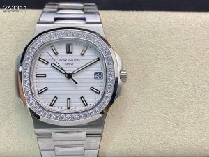パテック・フィリップ ノーチラス 5713/1G-010【PPF工場出品】