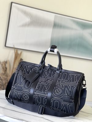 ルイヴィトン LouisVuitton M21428 キーポル･バンドリエール 50