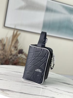 ルイヴィトン LouisVuitton M81849 クローク・ドップキット