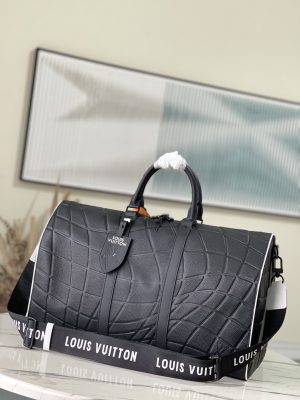 ルイヴィトン LouisVuitton M21382 キーポル・バンドリエール 50