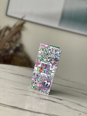 ルイ・ヴィトン スーパーコピー M82011 ポルトフォイユ・ブラザ NM - クラシカルなモノグラム･パターンをカートゥーン風にアレンジしたキャンバス素材の財布