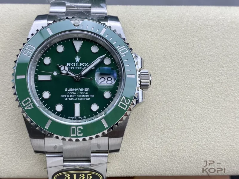 ロレックス サブマリーナーデイト 116610LV グリーン 40mm Cal.3135【Clean工場出品】