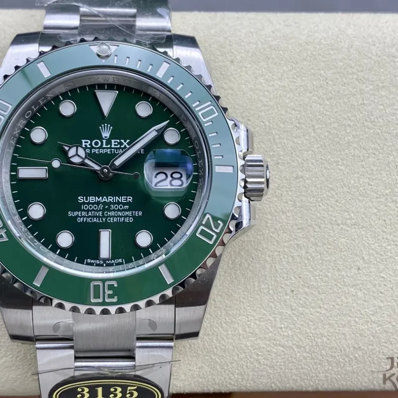 ロレックス サブマリーナーデイト 116610LV グリーン 40mm Cal.3135【Clean工場出品】
