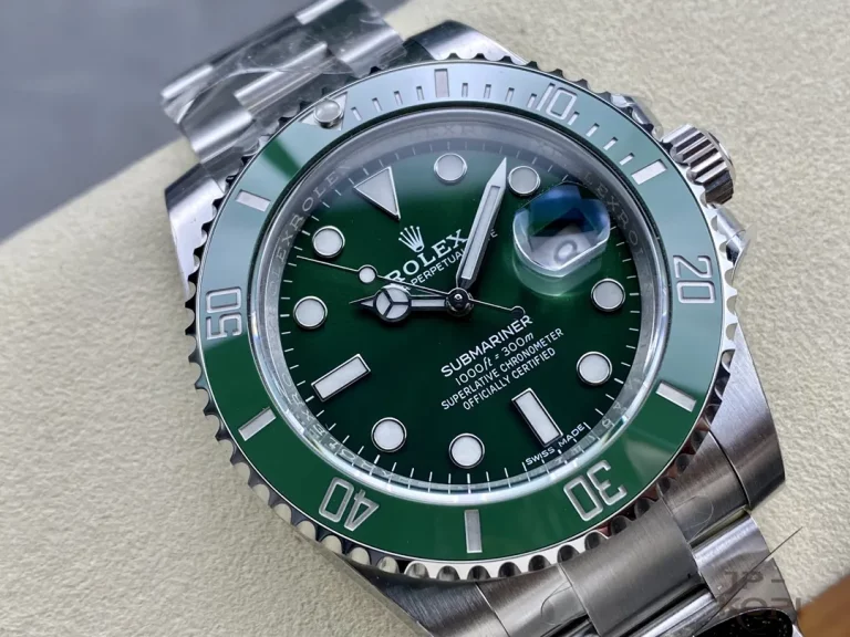 ロレックス サブマリーナーデイト 116610LV グリーン 40mm Cal.3135【Clean工場出品】 - 画像 (2)