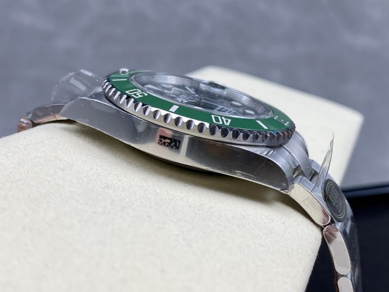 ロレックス サブマリーナーデイト 116610LV グリーン 40mm Cal.3135【Clean工場出品】 - 画像 (6)