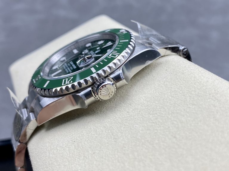 ロレックス サブマリーナーデイト 116610LV グリーン 40mm Cal.3135【Clean工場出品】 - 画像 (7)