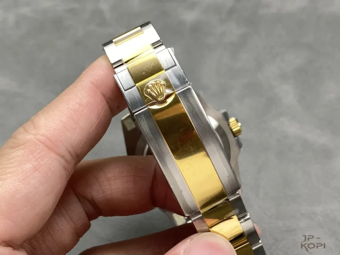 ロレックス サブマリーナーデイト 116613LN 40mm Cal.3135【Clean工場出品】 - 画像 (8)