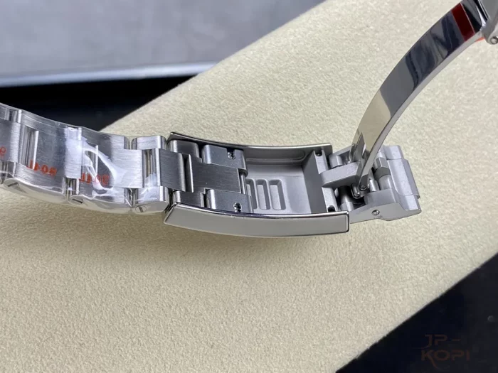 ロレックス サブマリーナーデイト 116619LB ブルー 40mm Cal.3135【CLEAN工場出品】 - 画像 (9)