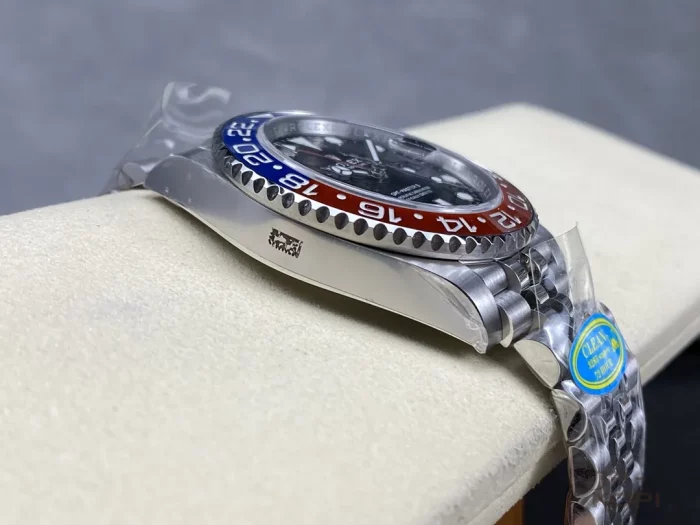 ロレックス GMTマスターII 126710BLRO-0001 レッド×ブルー ジュビリーブレス 丹東Cal.3285【CLEAN工場出品】 - 画像 (5)
